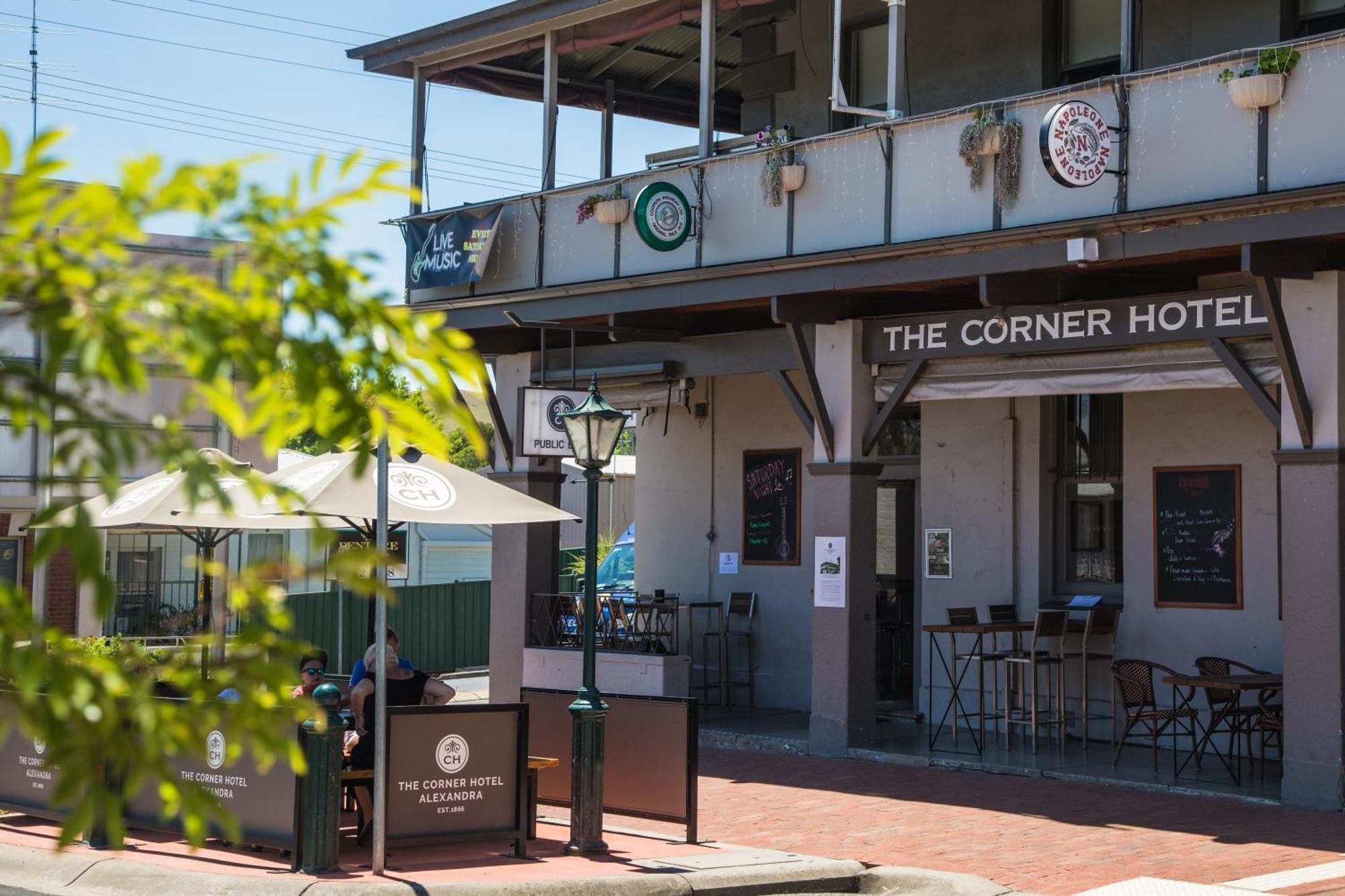 The Corner Hotel Alexandra Extérieur photo